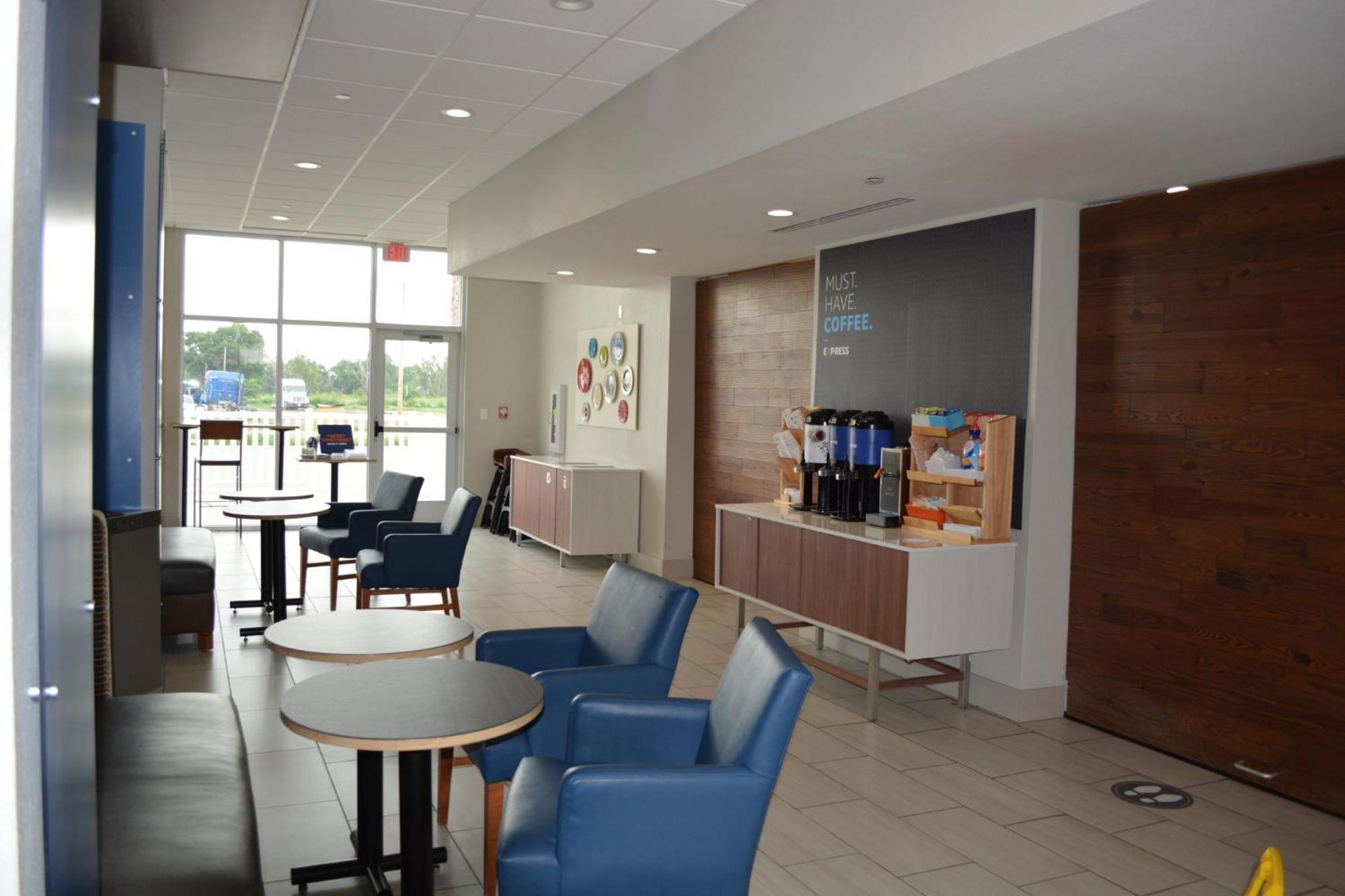 Holiday Inn Express & Suites Liberal Esterno foto