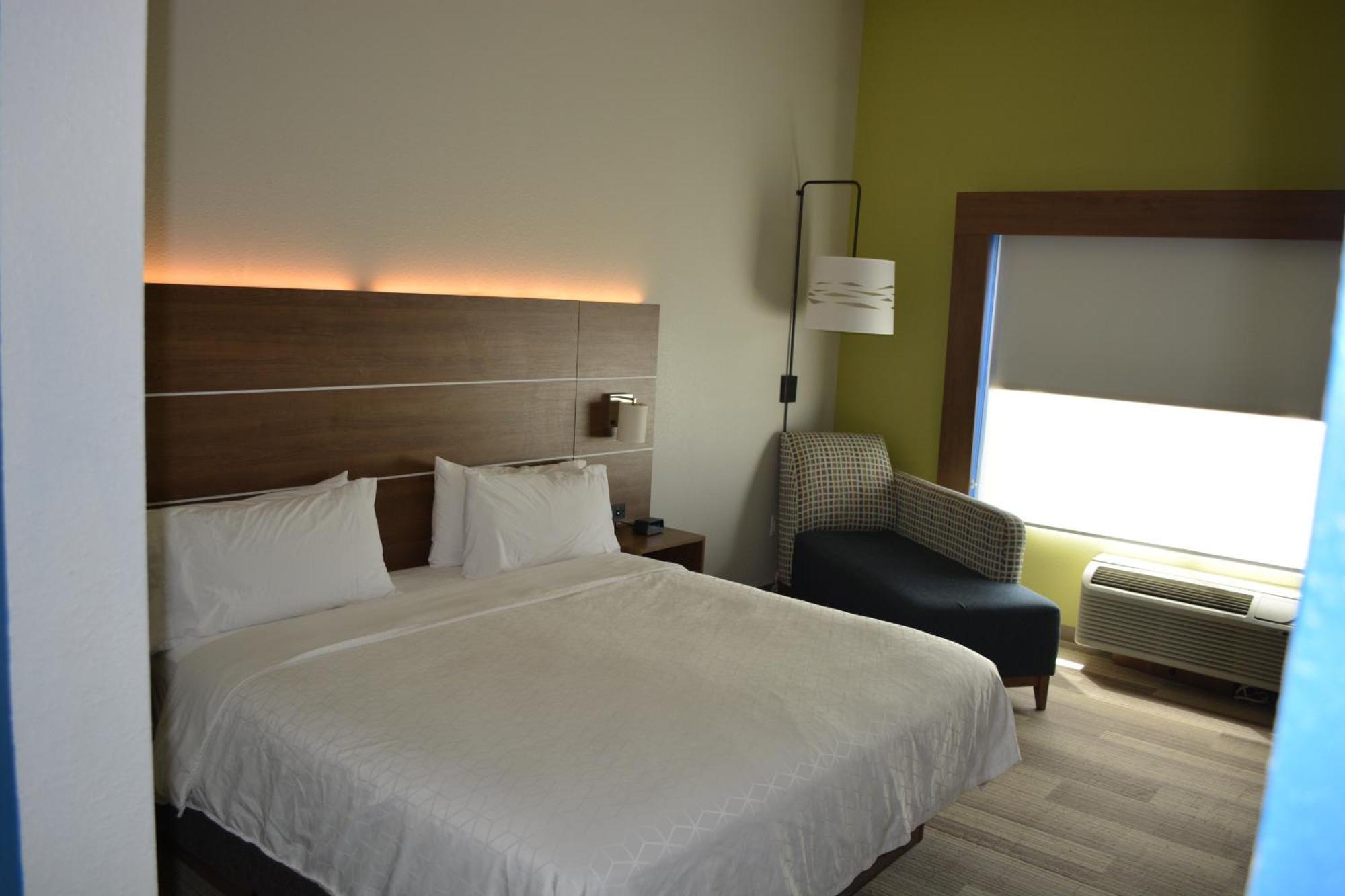Holiday Inn Express & Suites Liberal Esterno foto